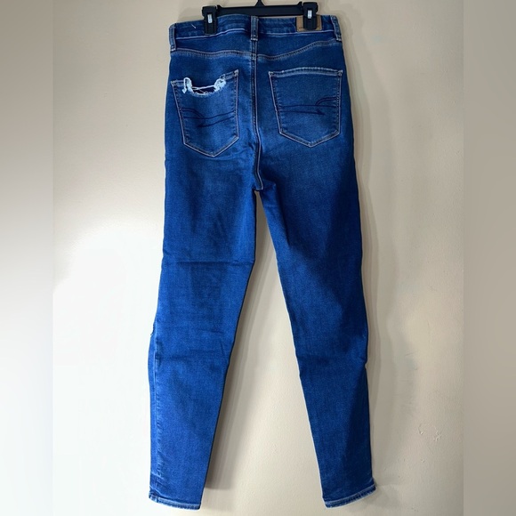 American Eagle Outfitters Women's Distressed Blue curvy highest rise jegging - Picture 4 of 4